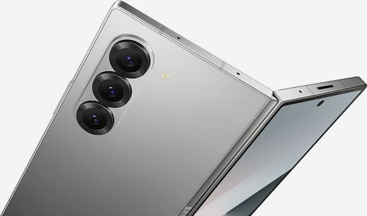Samsung Galaxy Z Fold6 256GB (UK Edition) - Image 2